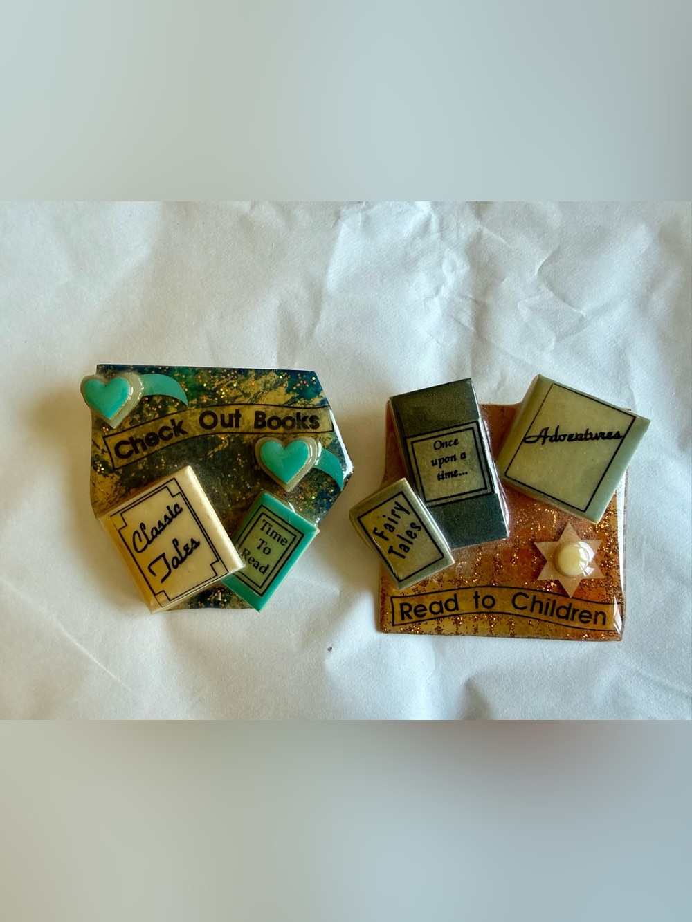 Vintage Set of 2 Book Pins by Lucinda Brooch - Picture 1 of 3